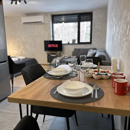 New! Park Lane Residences Apartmán